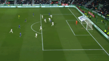 周五上午10点的公告跳出屏幕时，风已经在街角酝酿了三天。