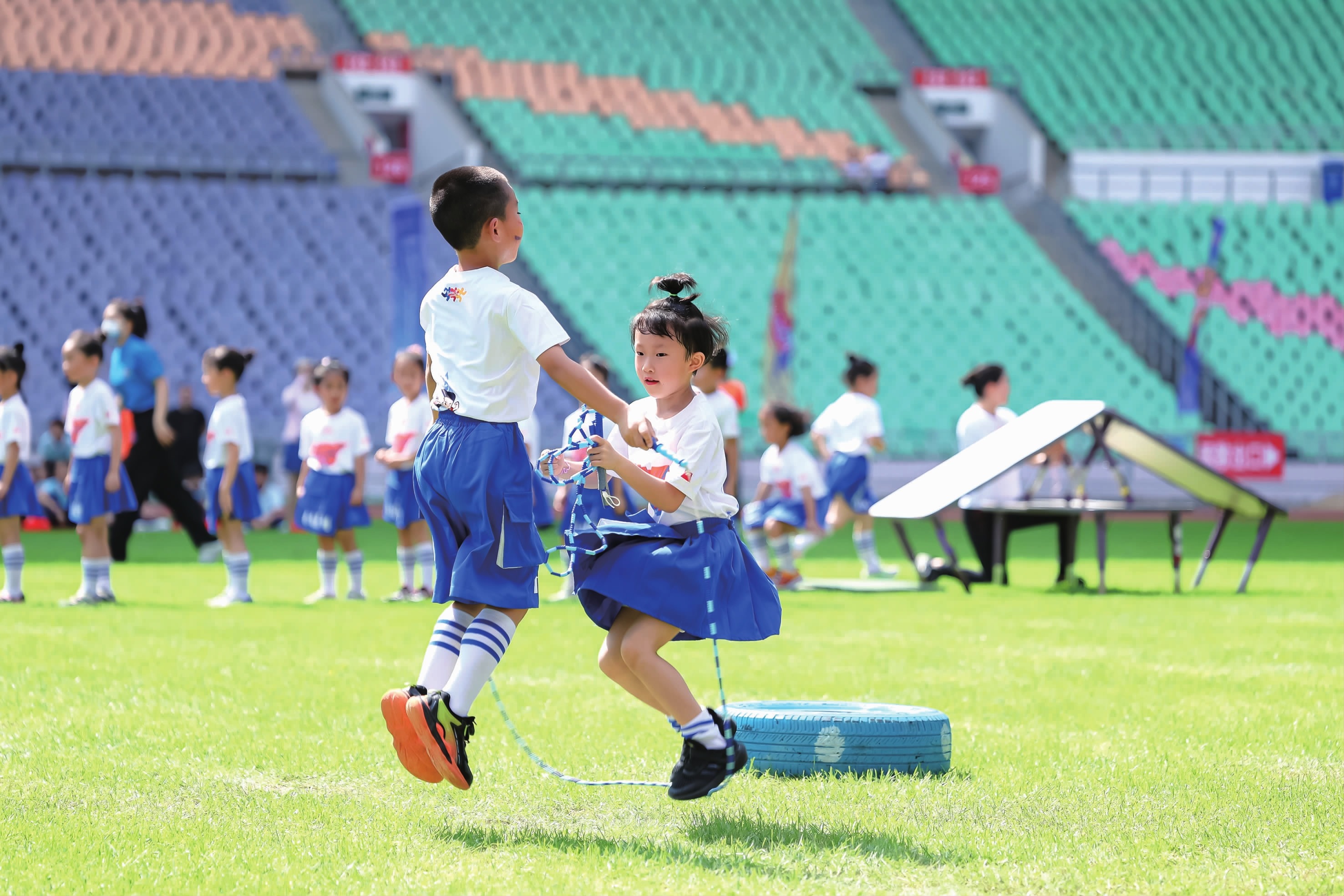 [天下足球]下半场连追两球 切尔西战平纽卡斯尔联