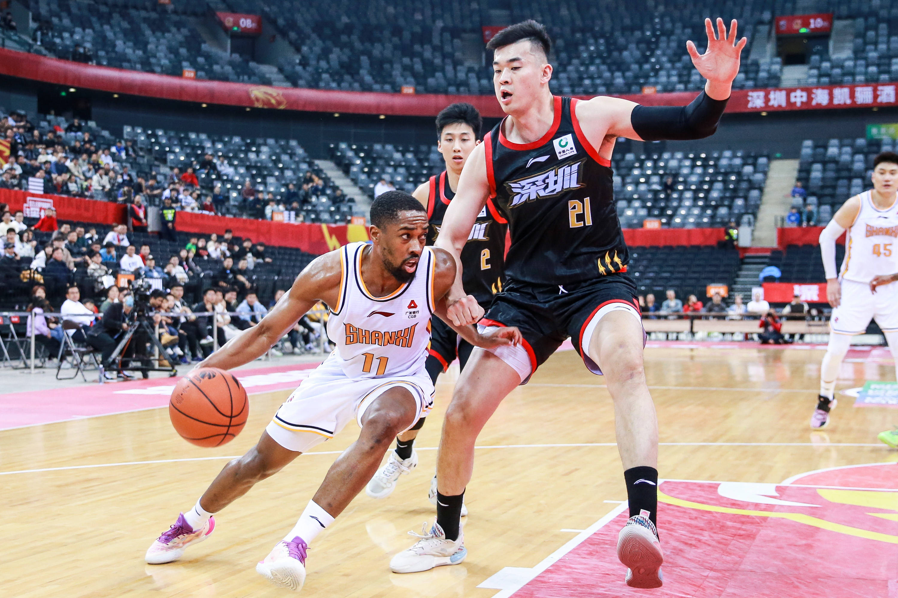 公鹿的防线 公鹿的防线