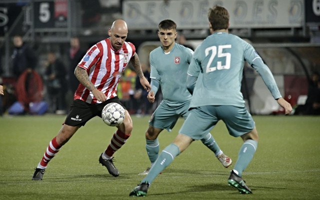 冰雪运动持 冰雪运动持